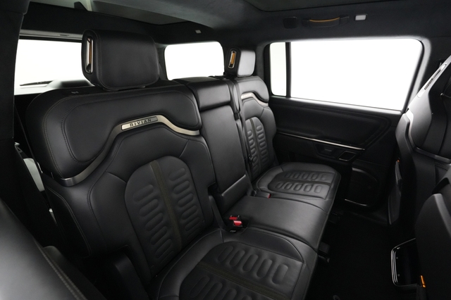2023 Rivian R1S