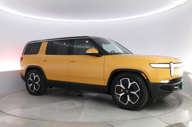2023 Rivian R1S