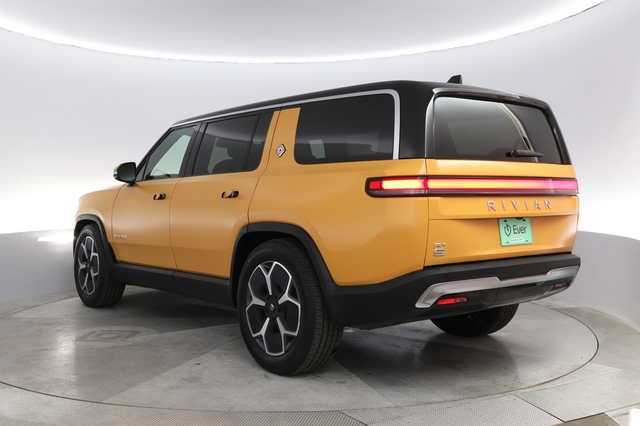 2023 Rivian R1S