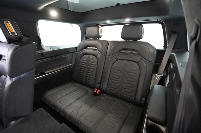2023 Rivian R1S