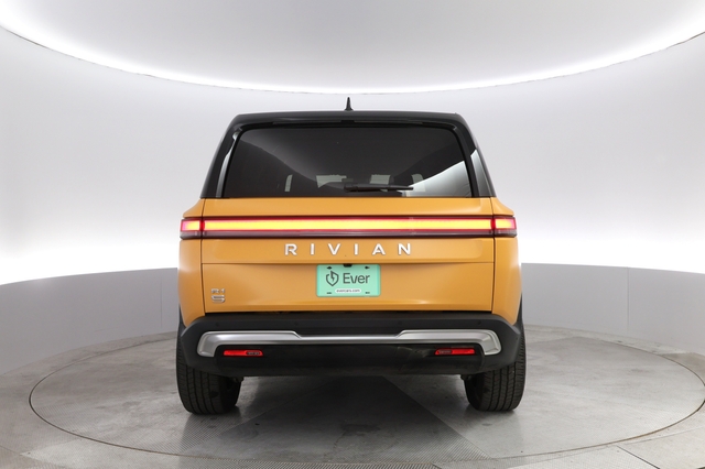 2023 Rivian R1S