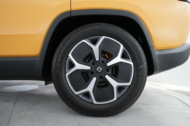 2023 Rivian R1S