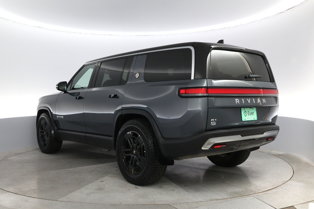 2023 Rivian R1S