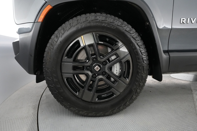 2023 Rivian R1S