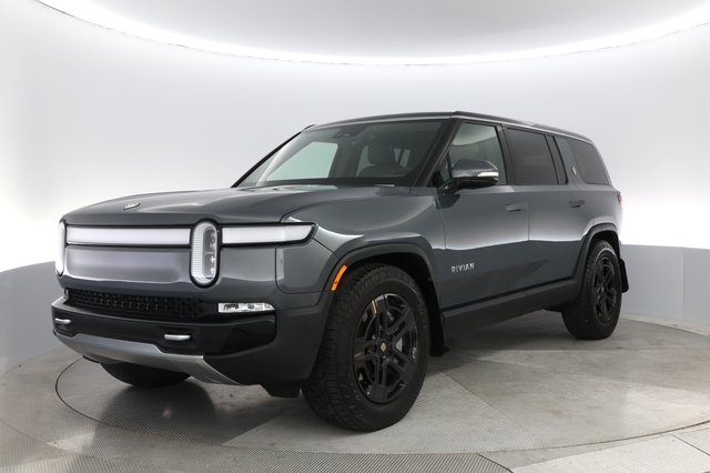 2023 Rivian R1S