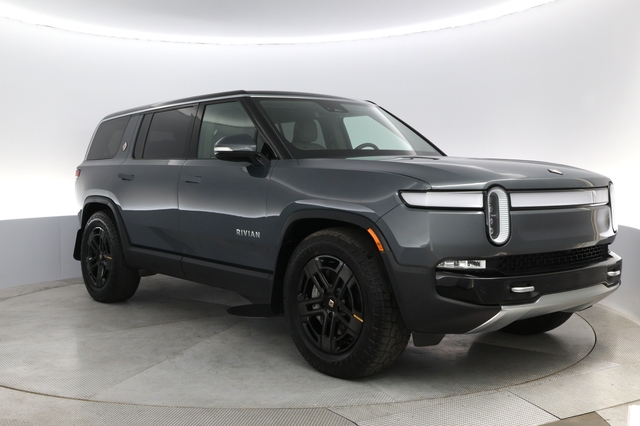 2023 Rivian R1S