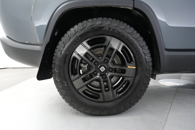 2023 Rivian R1S