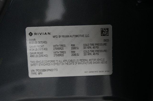 2023 Rivian R1S