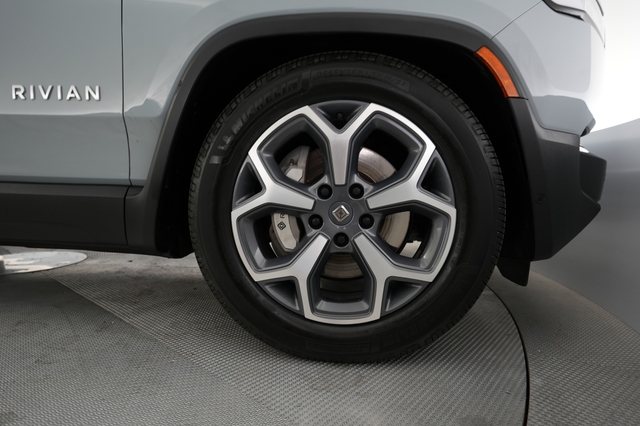 2024 Rivian R1T