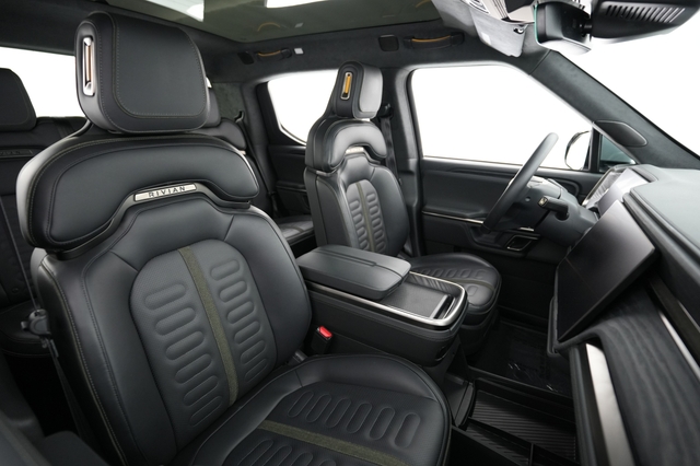 2024 Rivian R1T