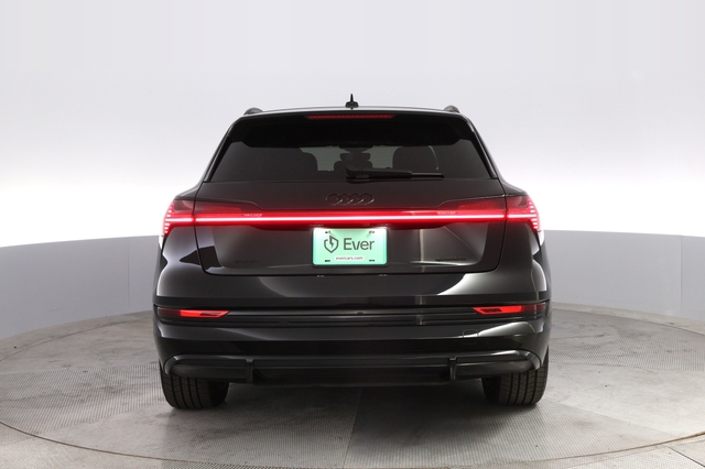 2022 Audi e-tron