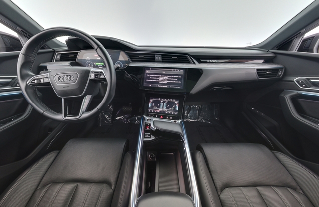 2022 Audi e-tron