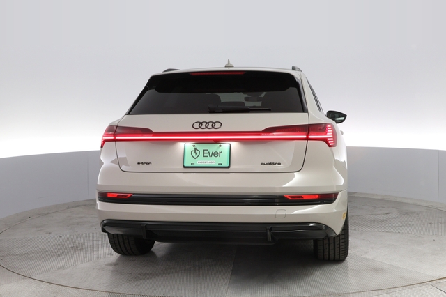2022 Audi e-tron