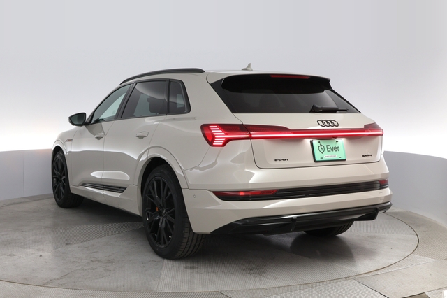 2022 Audi e-tron