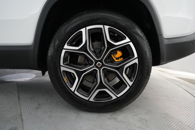 2022 Rivian R1S