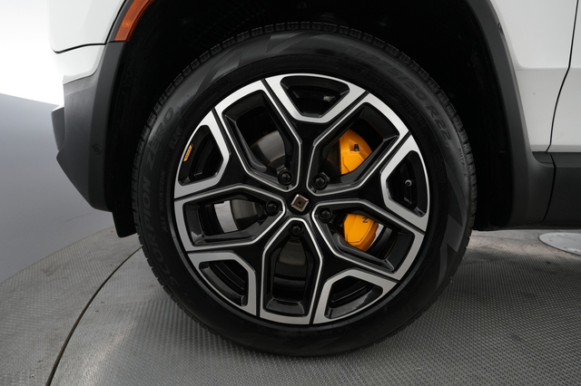 2022 Rivian R1S