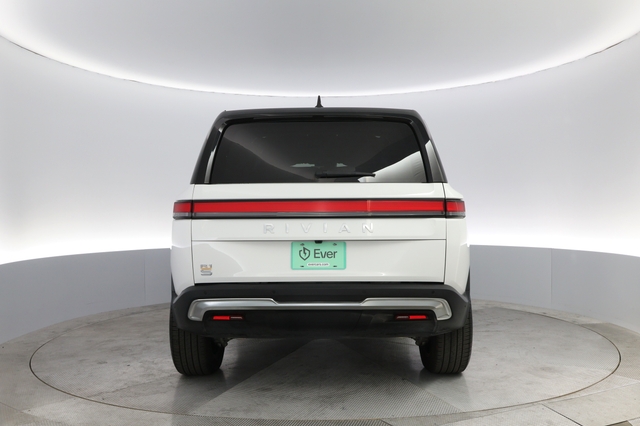 2022 Rivian R1S