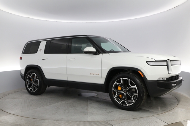 2022 Rivian R1S