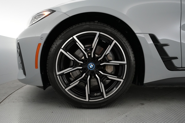 2024 BMW i4
