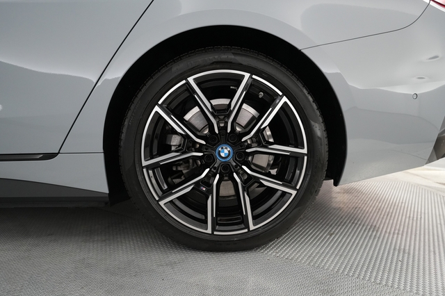 2024 BMW i4