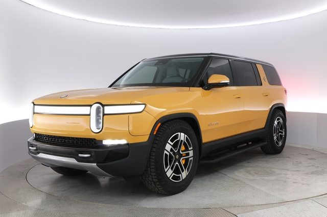 2023 Rivian R1S