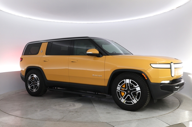 2023 Rivian R1S