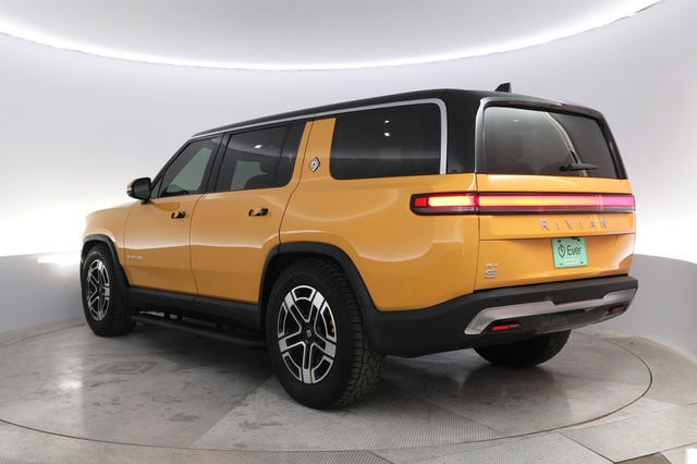 2023 Rivian R1S