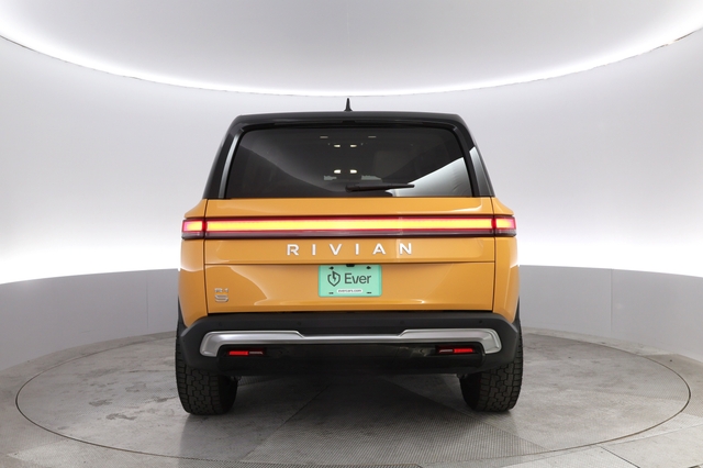 2023 Rivian R1S