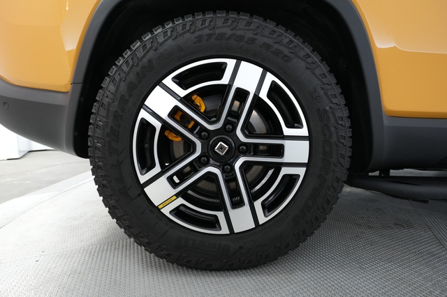 2023 Rivian R1S