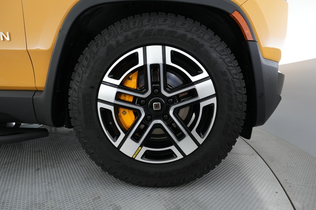2023 Rivian R1S