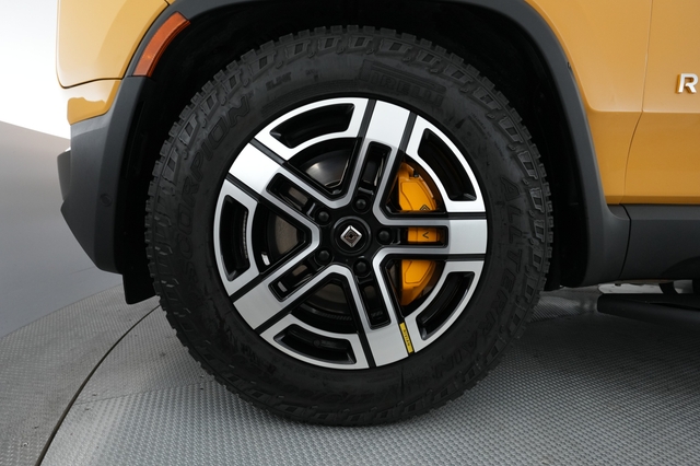 2023 Rivian R1S