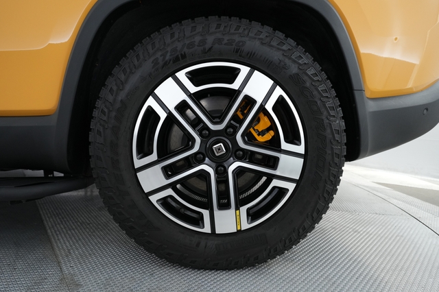 2023 Rivian R1S