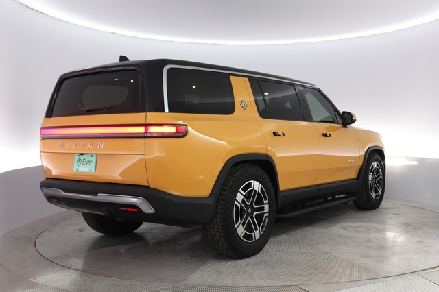 2023 Rivian R1S