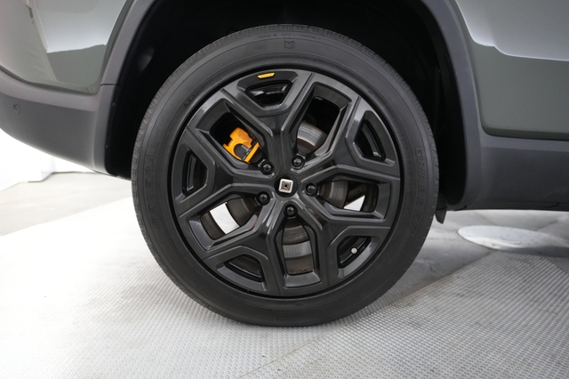 2022 Rivian R1S