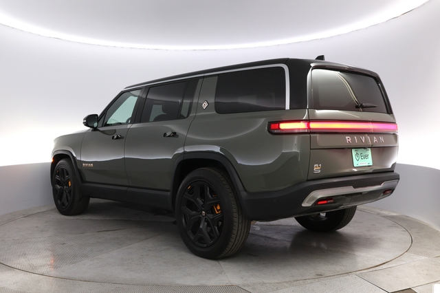 2022 Rivian R1S