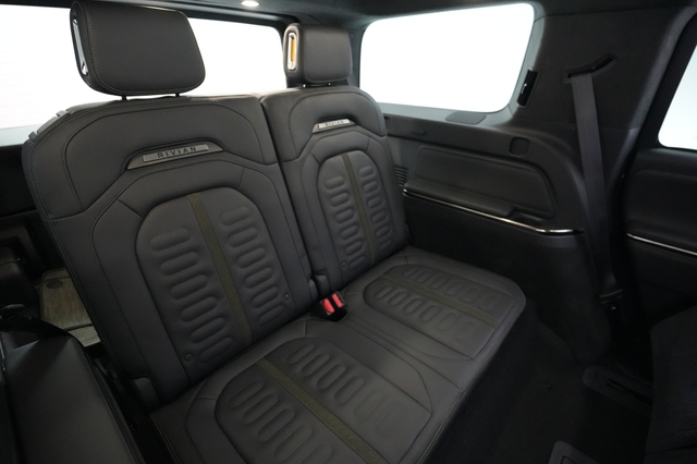 2022 Rivian R1S