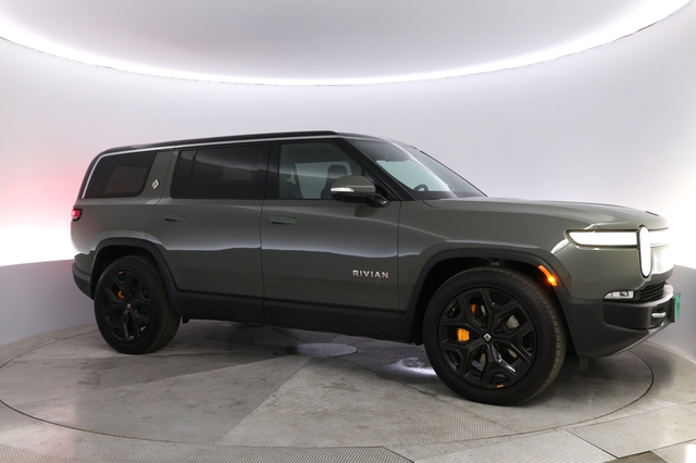 2022 Rivian R1S