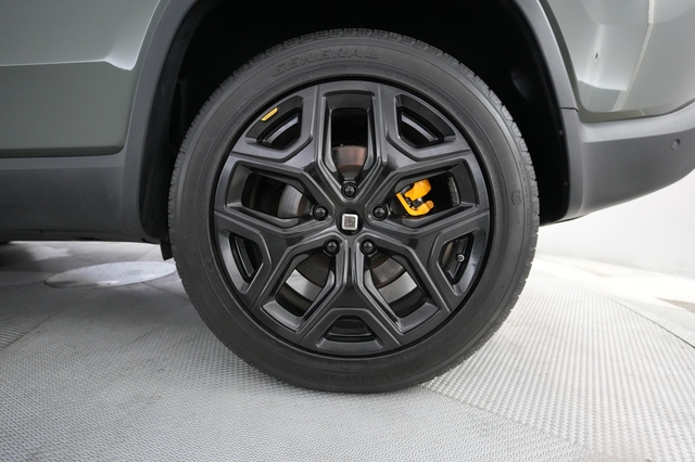 2022 Rivian R1S