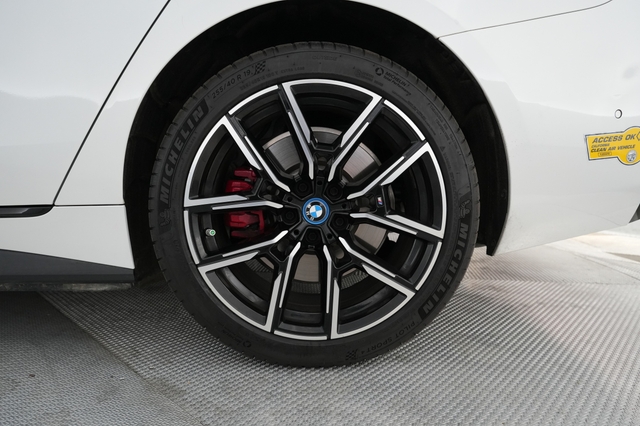 2022 BMW i4