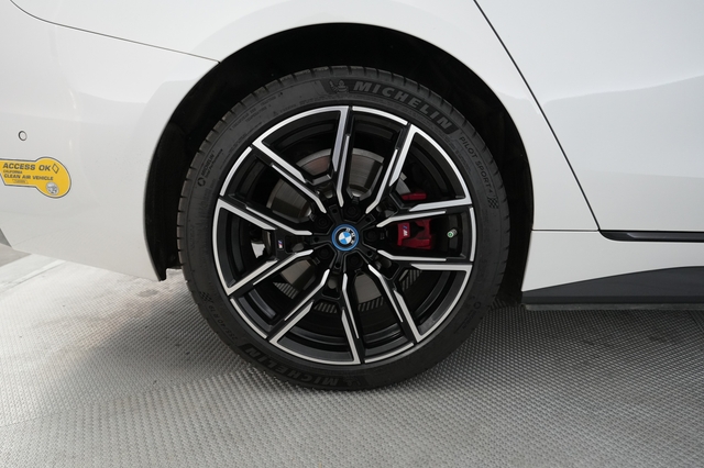 2022 BMW i4