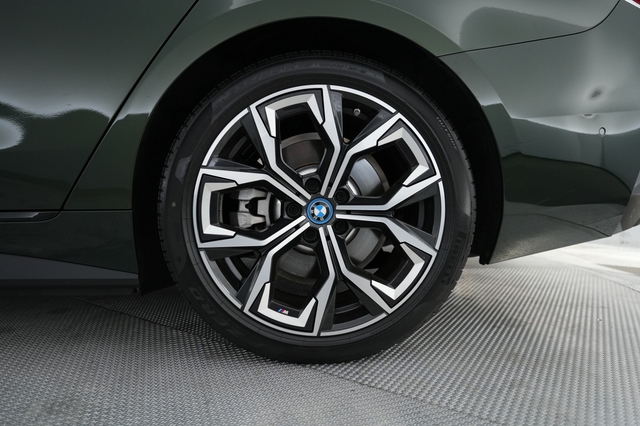 2024 BMW i4