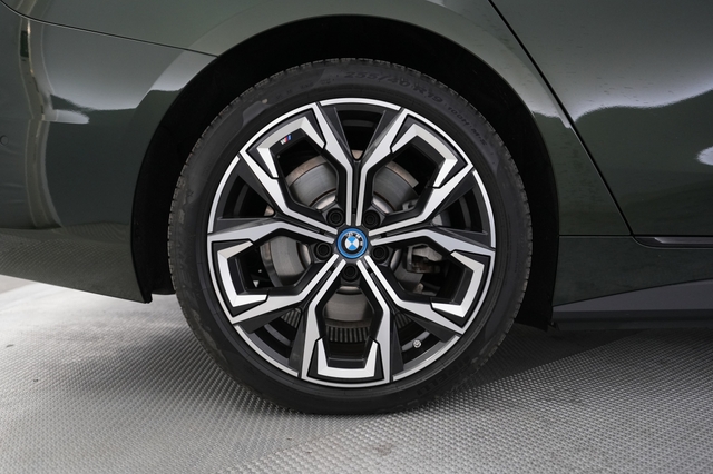 2024 BMW i4