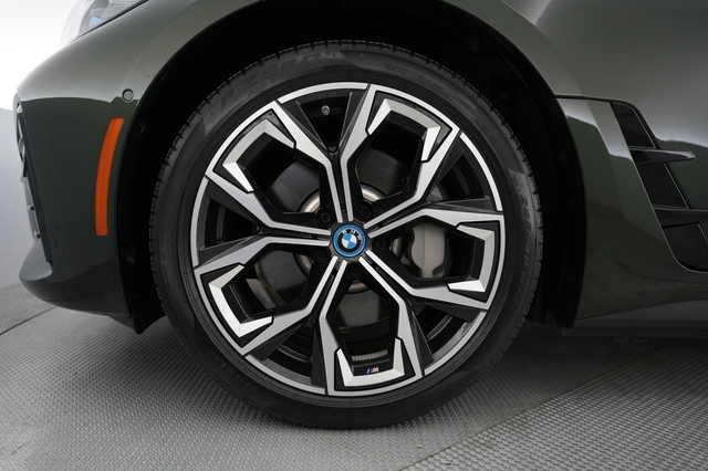 2024 BMW i4