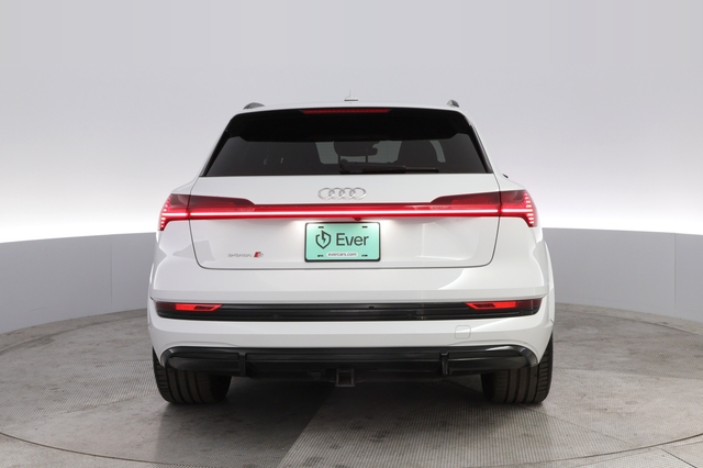 2022 Audi e-tron