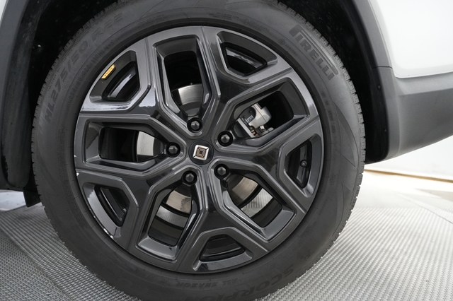 2024 Rivian R1S
