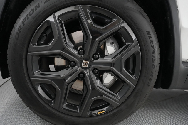 2024 Rivian R1S