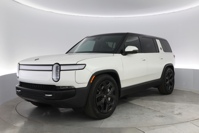 2024 Rivian R1S