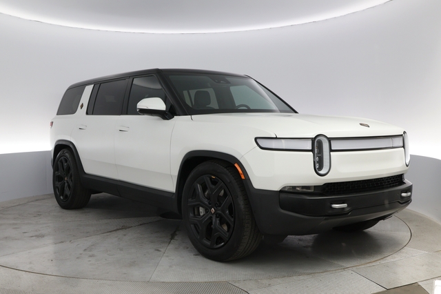 2024 Rivian R1S