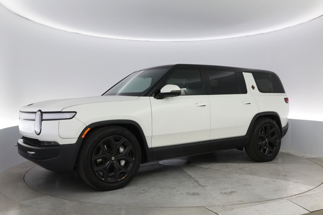 2024 Rivian R1S