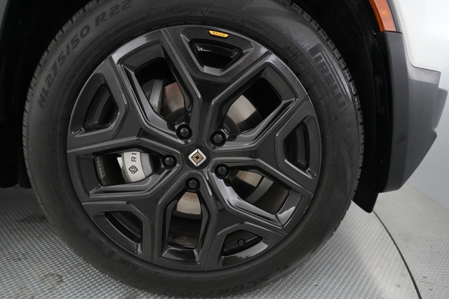 2024 Rivian R1S
